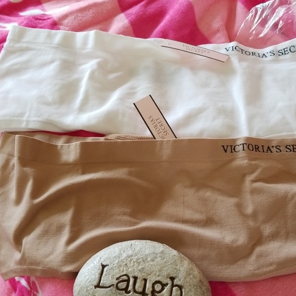 Victoria's Secret Other - 😻 New Body by Victoria hip huggers😻